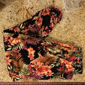 Island Print Capris